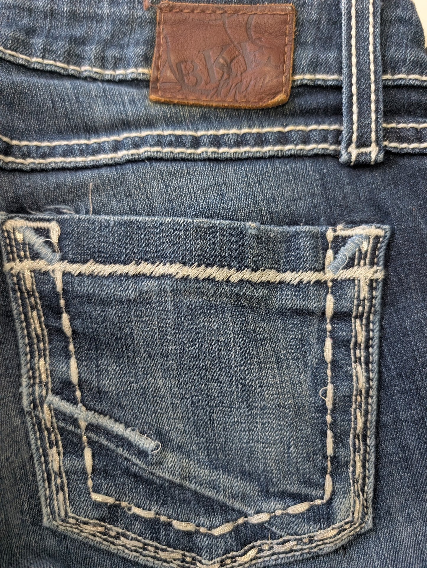 BKE Buckle Bootcut Jeans – Medium Wash, Contrast Stitch