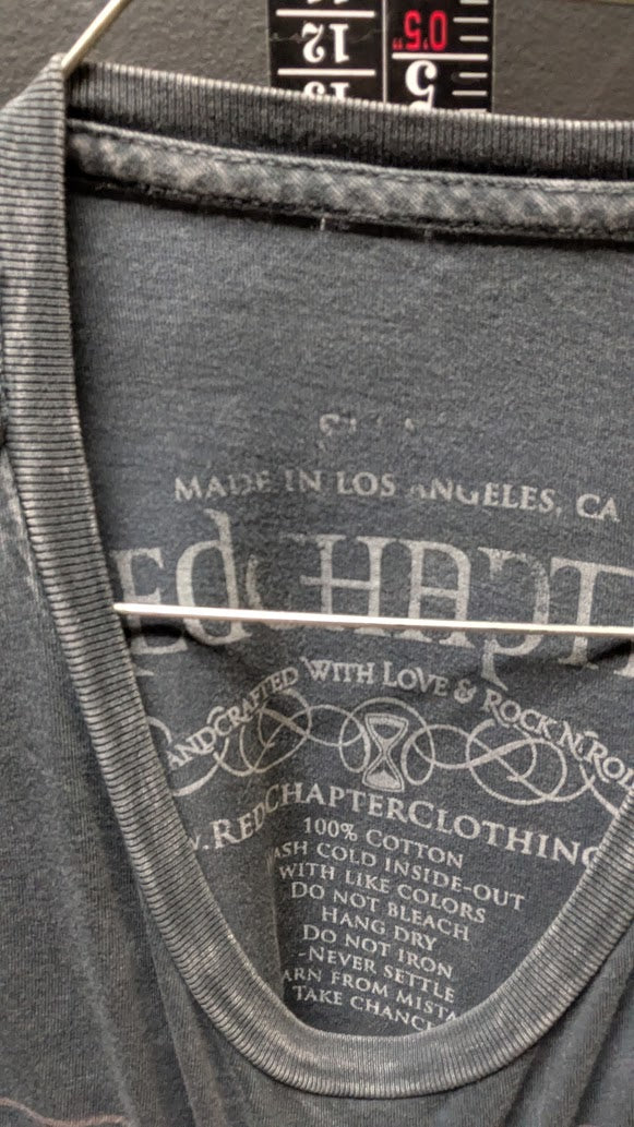Red Chapter Graphic Tee – Faded Black – Los Angeles – Small