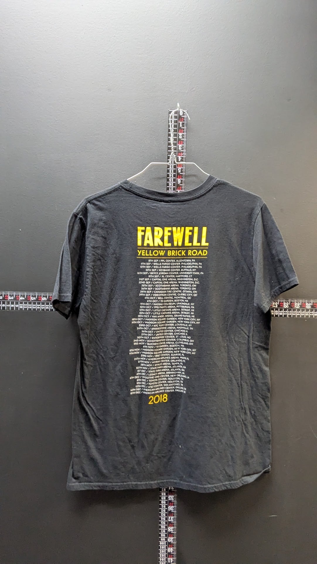 Elton John Farewell Yellow Brick Road Tour T-Shirt Black Size Medium