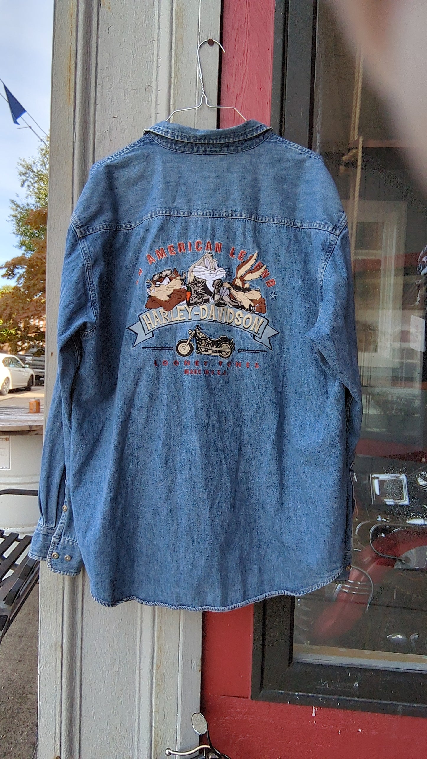 Vintage Harley-Davidson x Looney Tunes Denim Button-Up Shirt