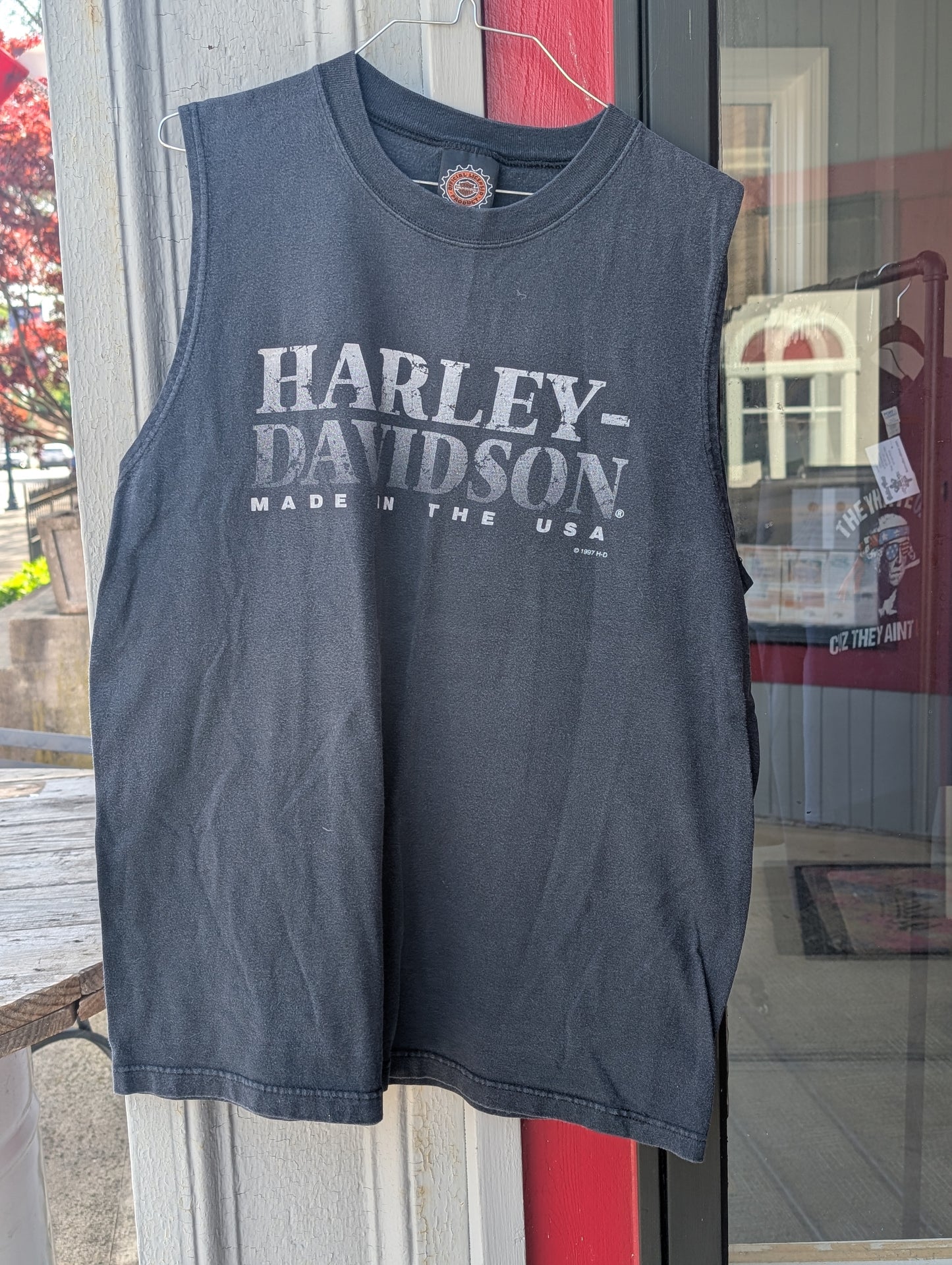 Harley Davidson sleeveless Tshirt size Large 1997
