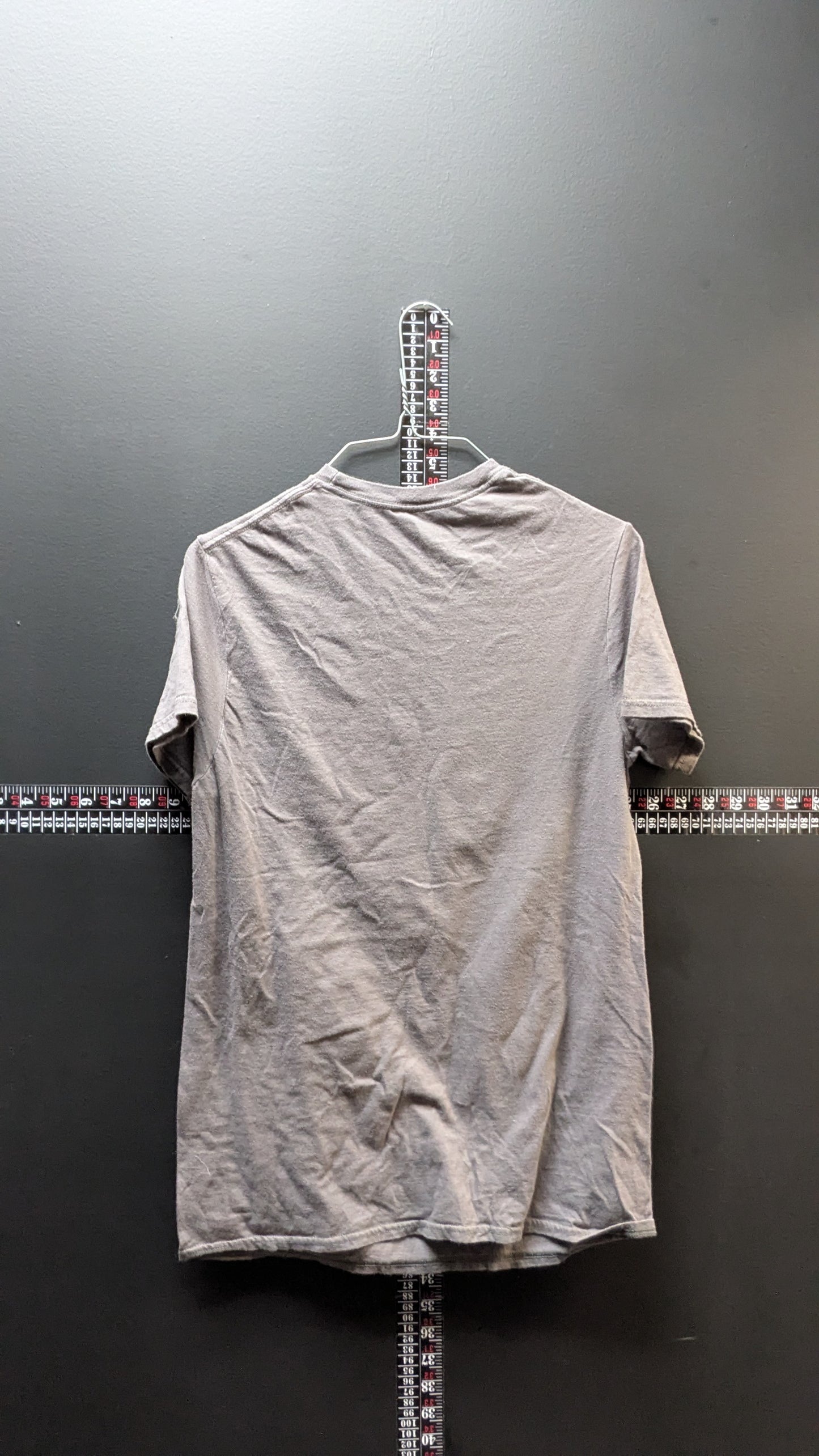 Grateful Dead Graphic Tee – Skull & Roses V-Neck Small