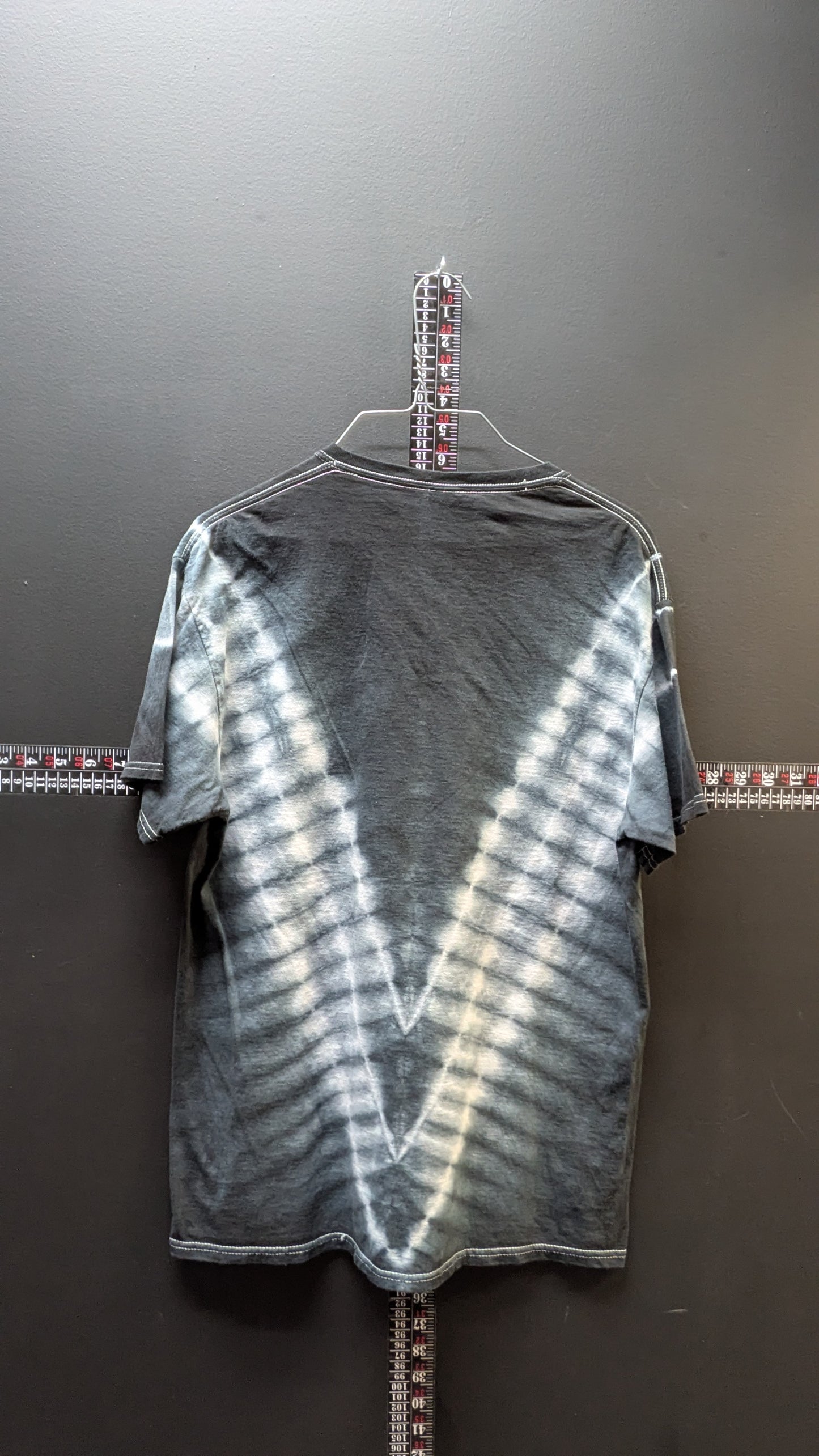 Grateful Dead "Sceptor" Graphic Tie-Dye Tee – Black & White Chevron