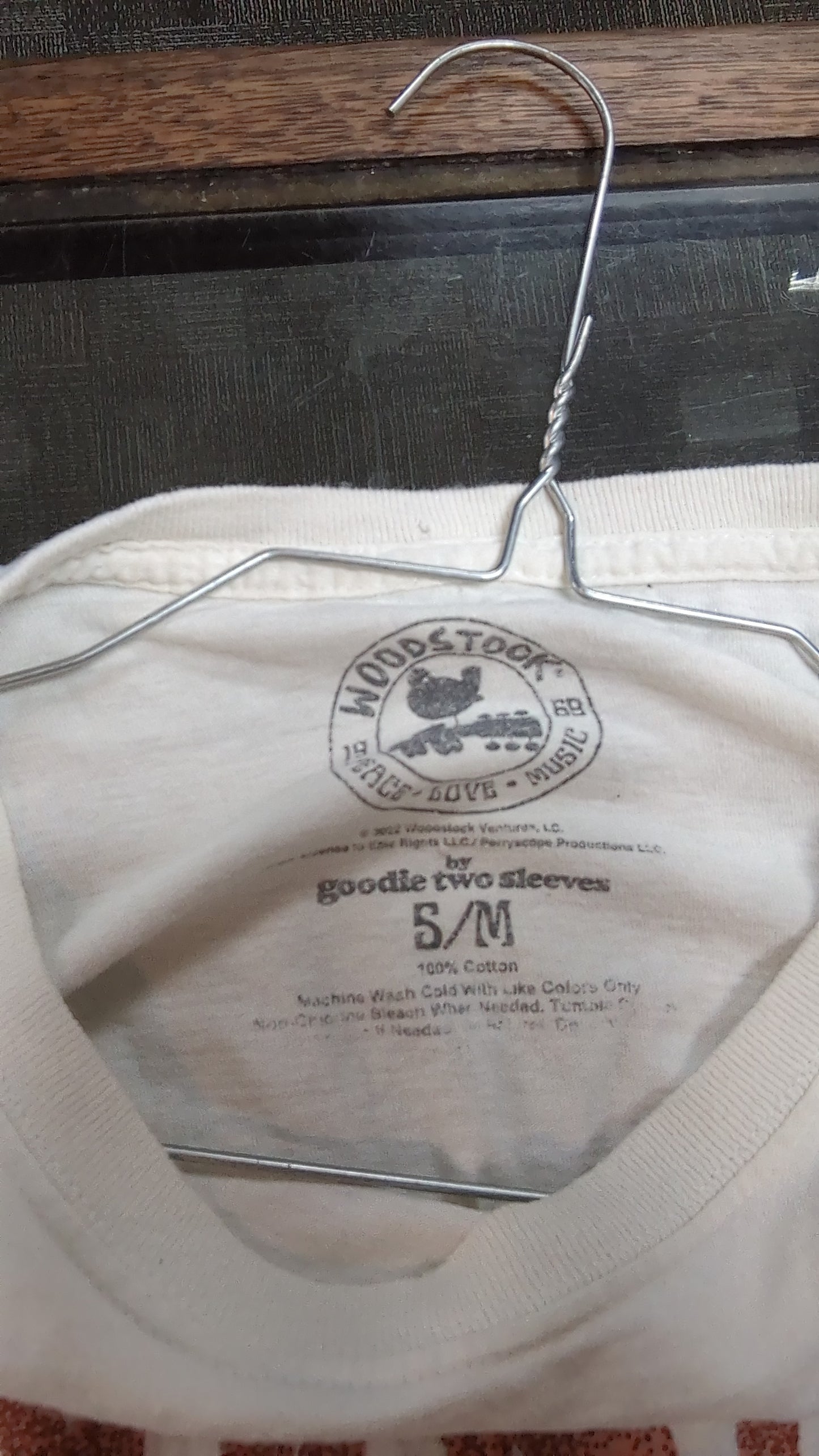 Woodstock “Peace Love Music” Graphic Tee – S/M Vintage Style