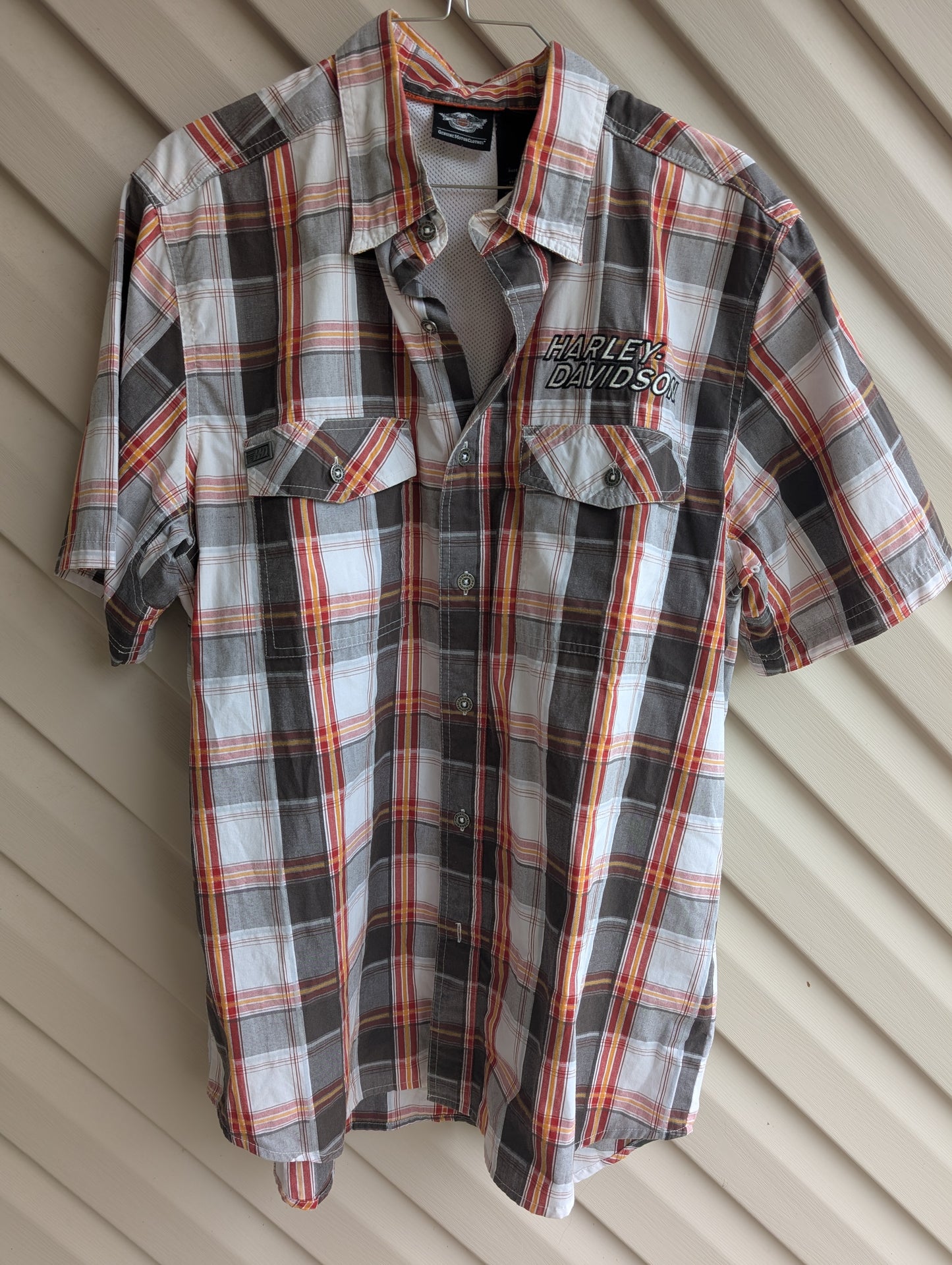 Mesh backed Harley Davidson Men's Button up size Large