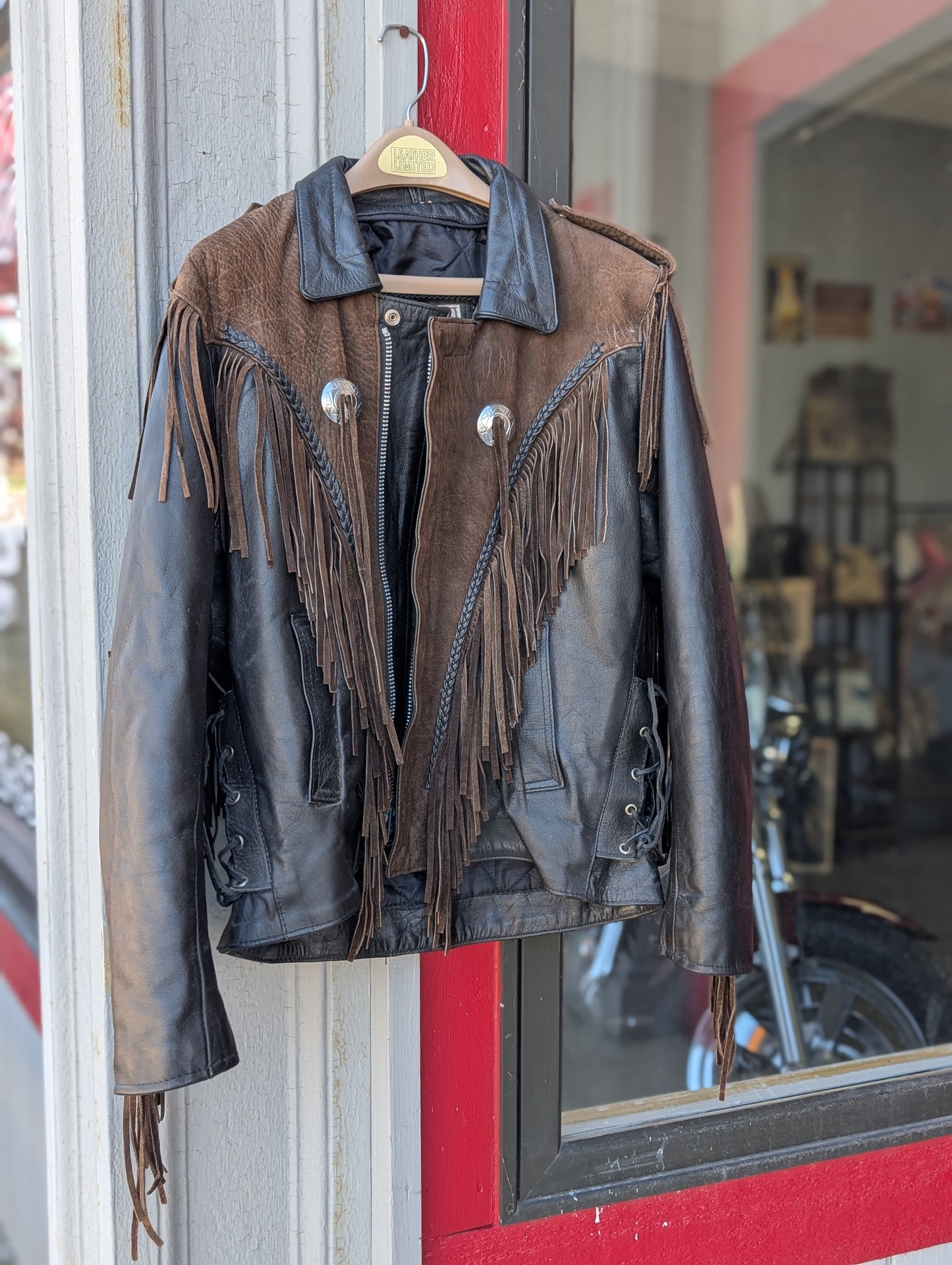 Leather wear fringe coat