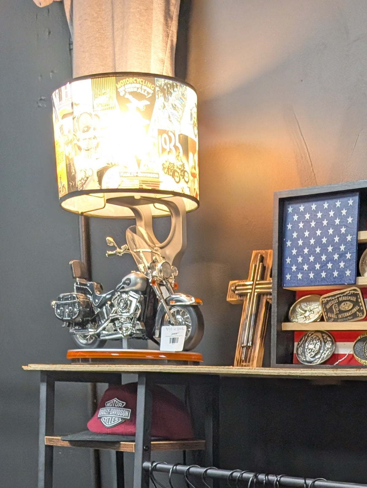 Harley-Davidson Heritage Softail Table Lamp – Collectible Motorcycle Display Lamp