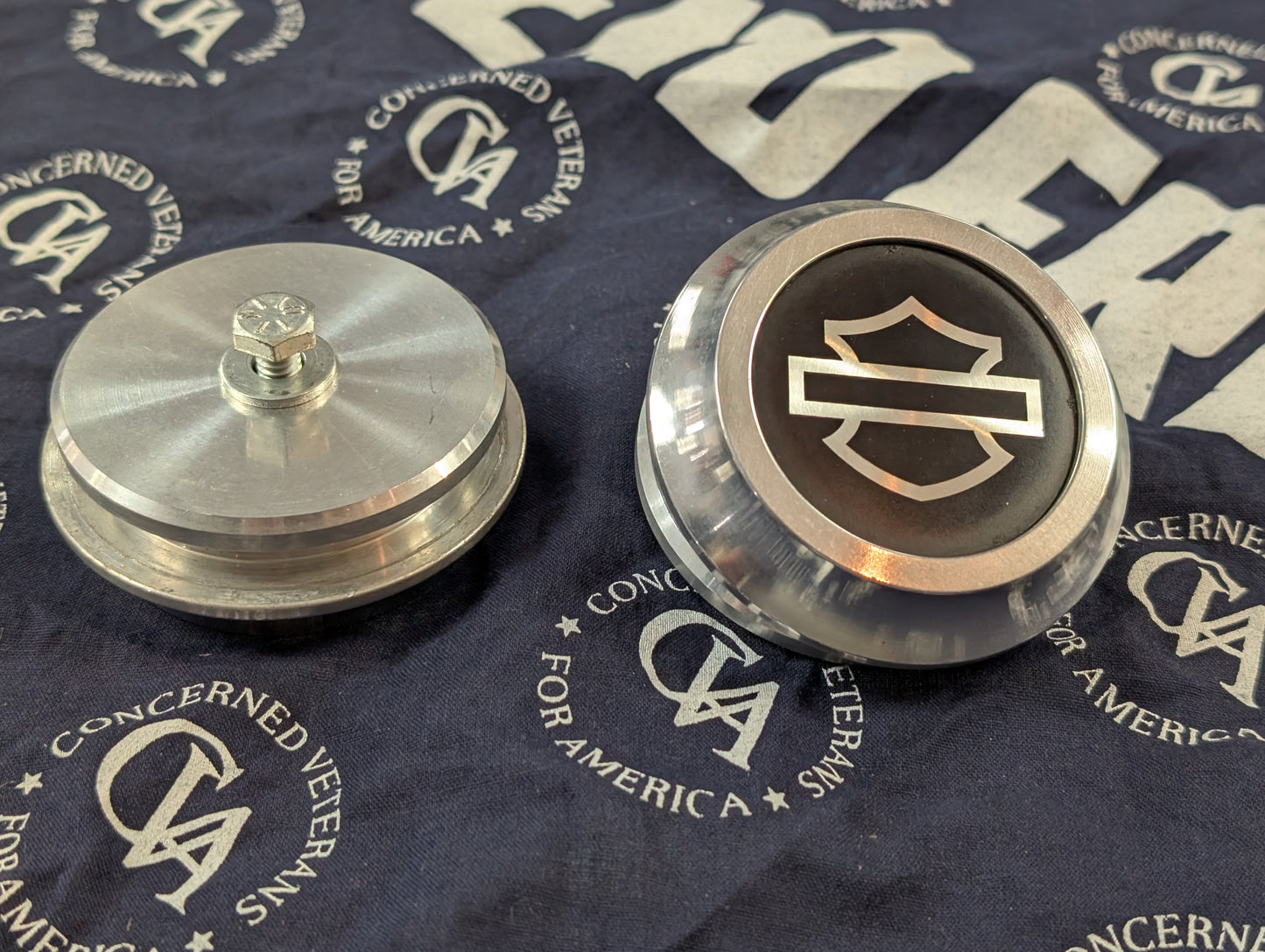 Center rim emblem set for trike