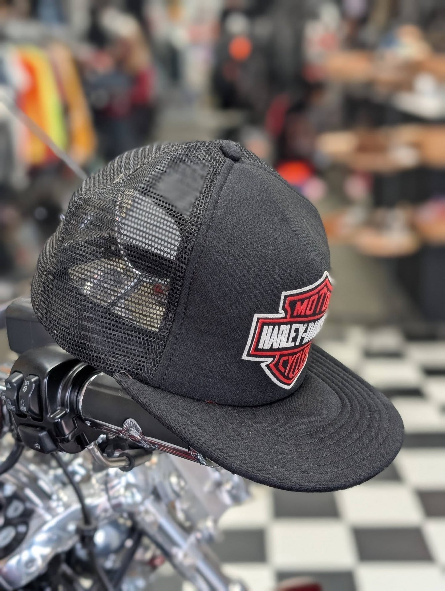 Vintage Harley-Davidson Bar & Shield Mesh Trucker Hat Black Snapback Cap