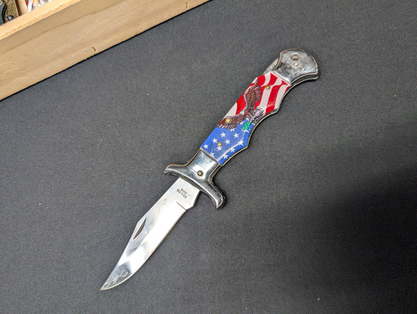Eagle folding knife