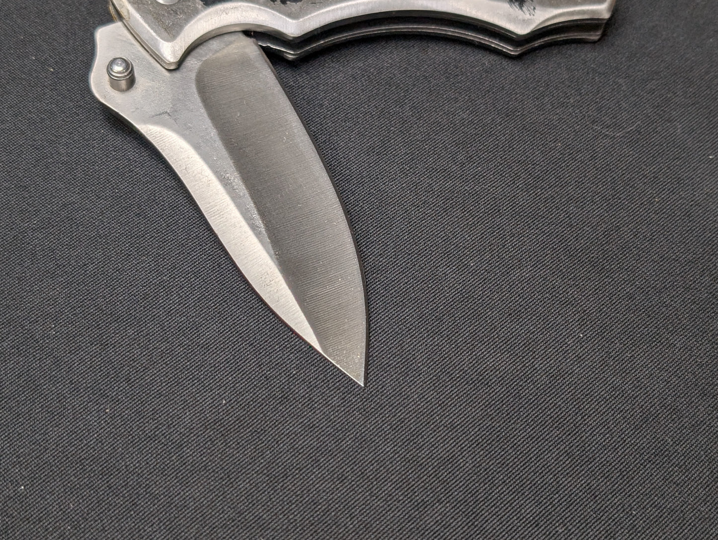 Eagle folding knife