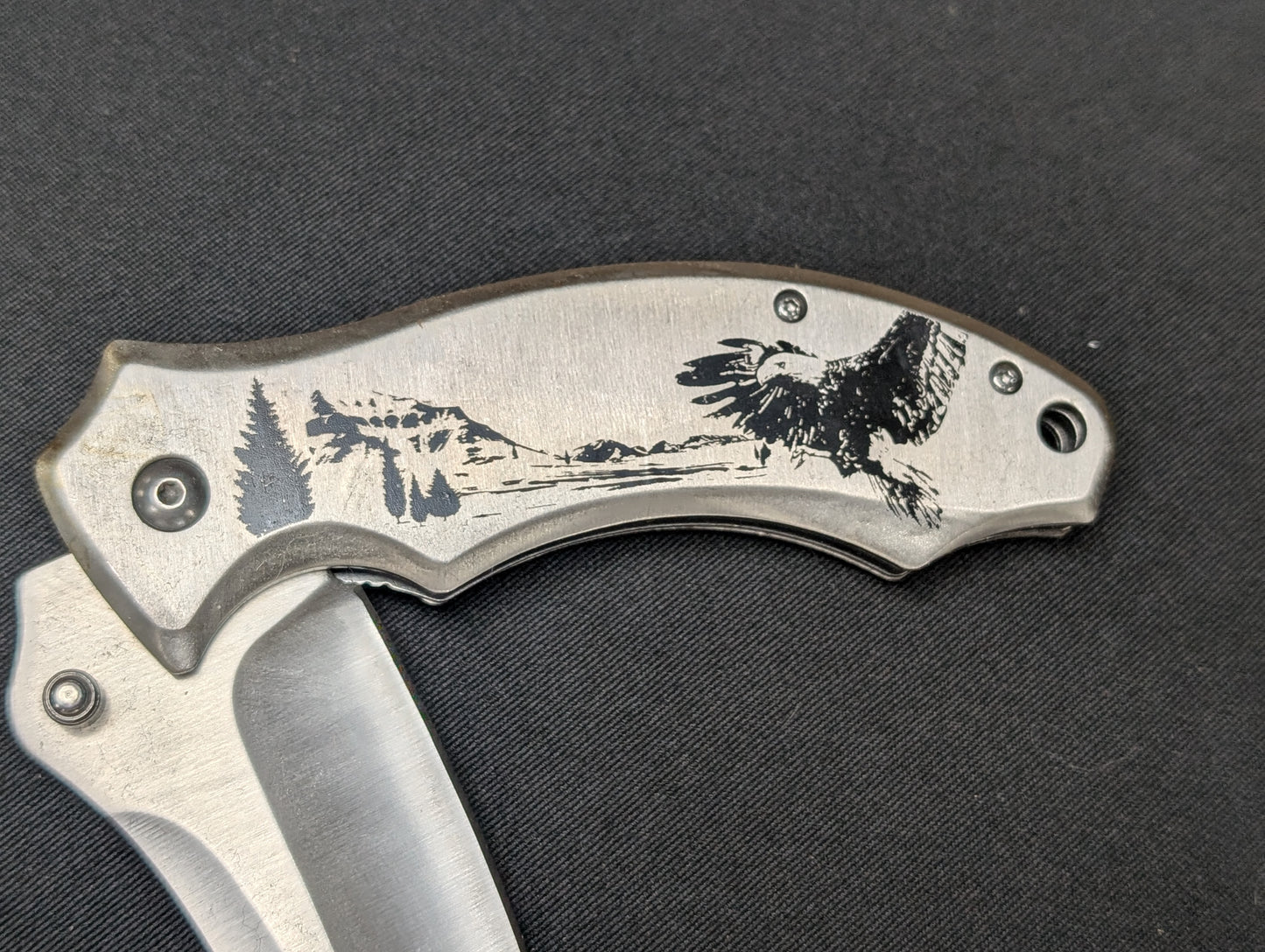 Eagle folding knife