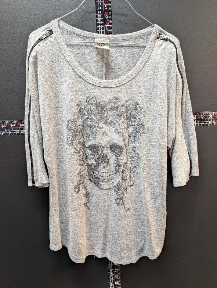 Vocal Skull Graphic Top Gray Studded Rhinestone Tee Women’s Medium