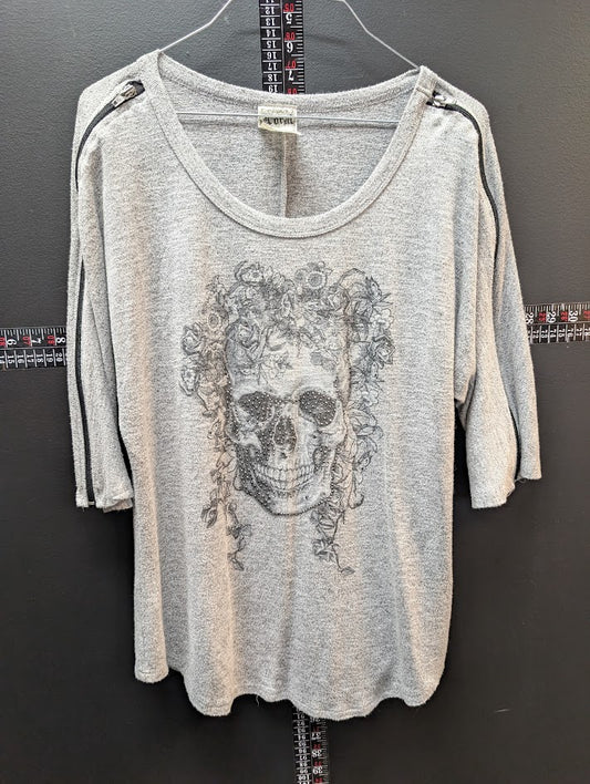 Vocal Skull Graphic Top Gray Studded Rhinestone Tee Women’s Medium