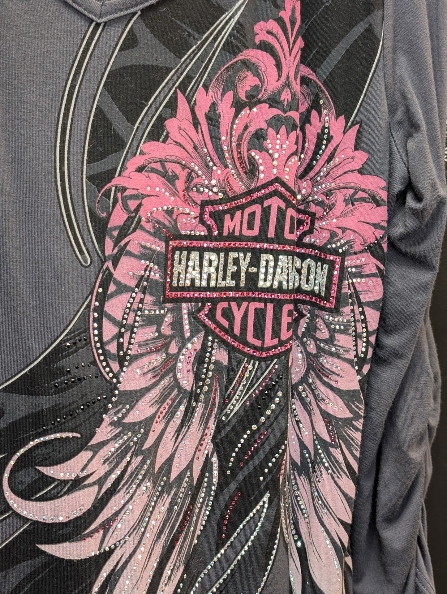 Harley-Davidson Women’s Gray 3/4 Sleeve V-Neck Studded Wing Graphic Top