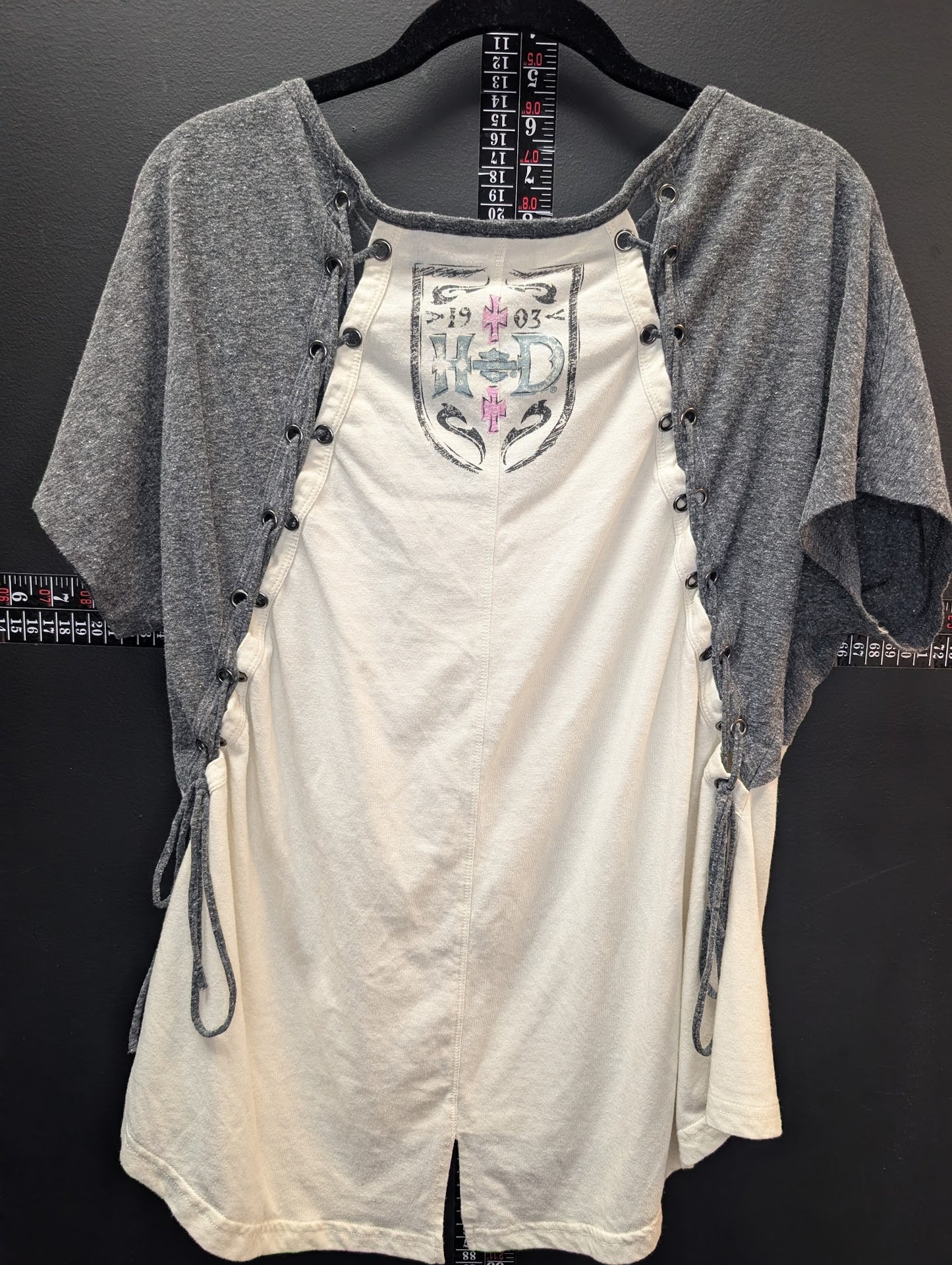 Harley-Davidson Women’s Lace-Up Raglan Top Wing Graphic 1903 XL