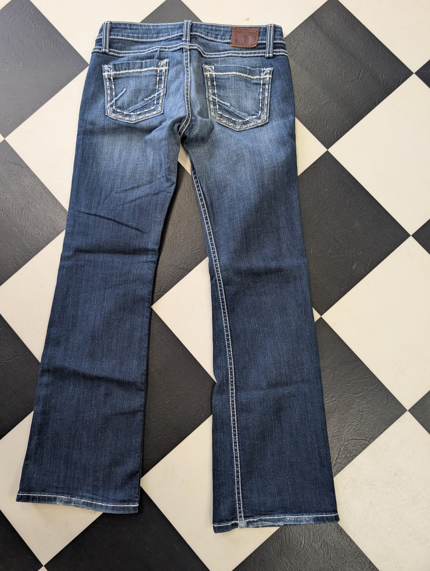BKE Buckle Bootcut Jeans – Medium Wash, Contrast Stitch