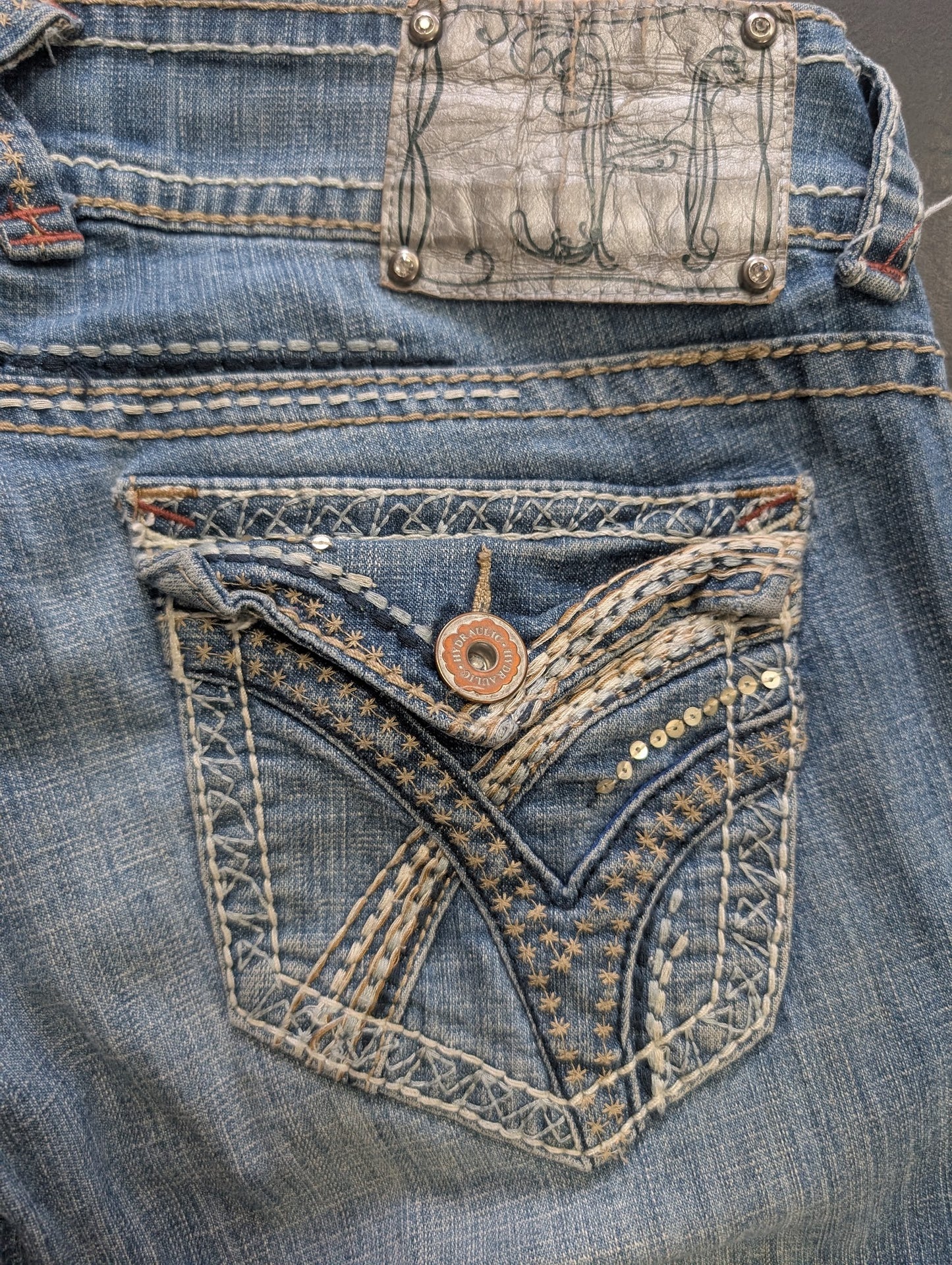 Hydraulic “Lola Bootcut” Jeans – Size (check tag), Embroidered Pocket, Light Wash