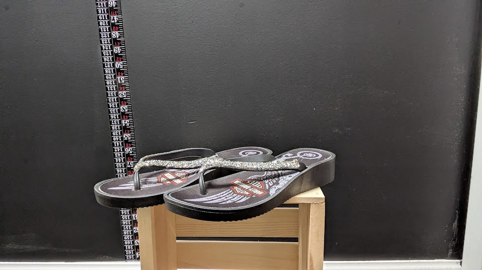 Harley-Davidson Flip Flops with Rhinestone Straps – Women’s Size 7