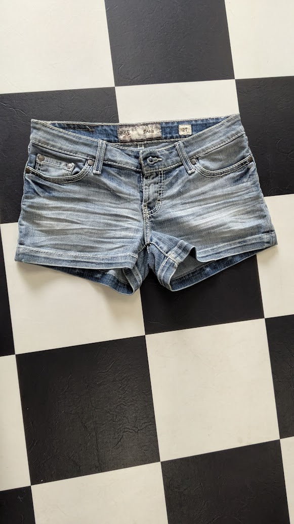 BKE Stella Women’s Denim Shorts Light Wash Distressed – Size 27