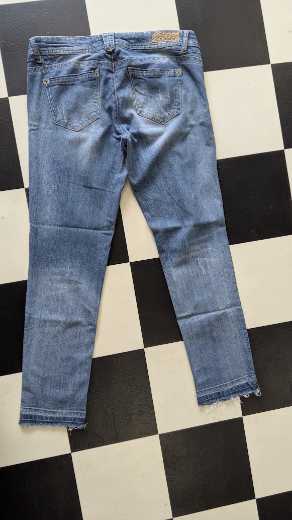 Hollister Women’s Light Wash Distressed Skinny Jeans Raw Hem