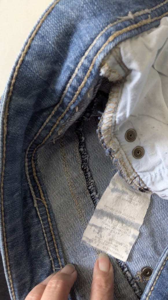 Hollister Women’s Light Wash Distressed Skinny Jeans Raw Hem
