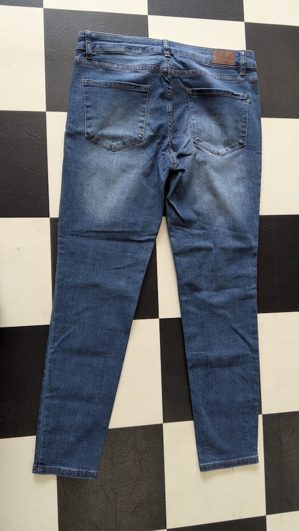 Tahari Skinny Jeans