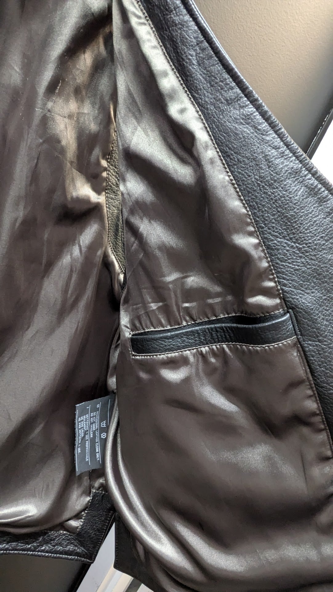 Harley-Davidson 2XL Black Leather Vest – Classic Snap Front