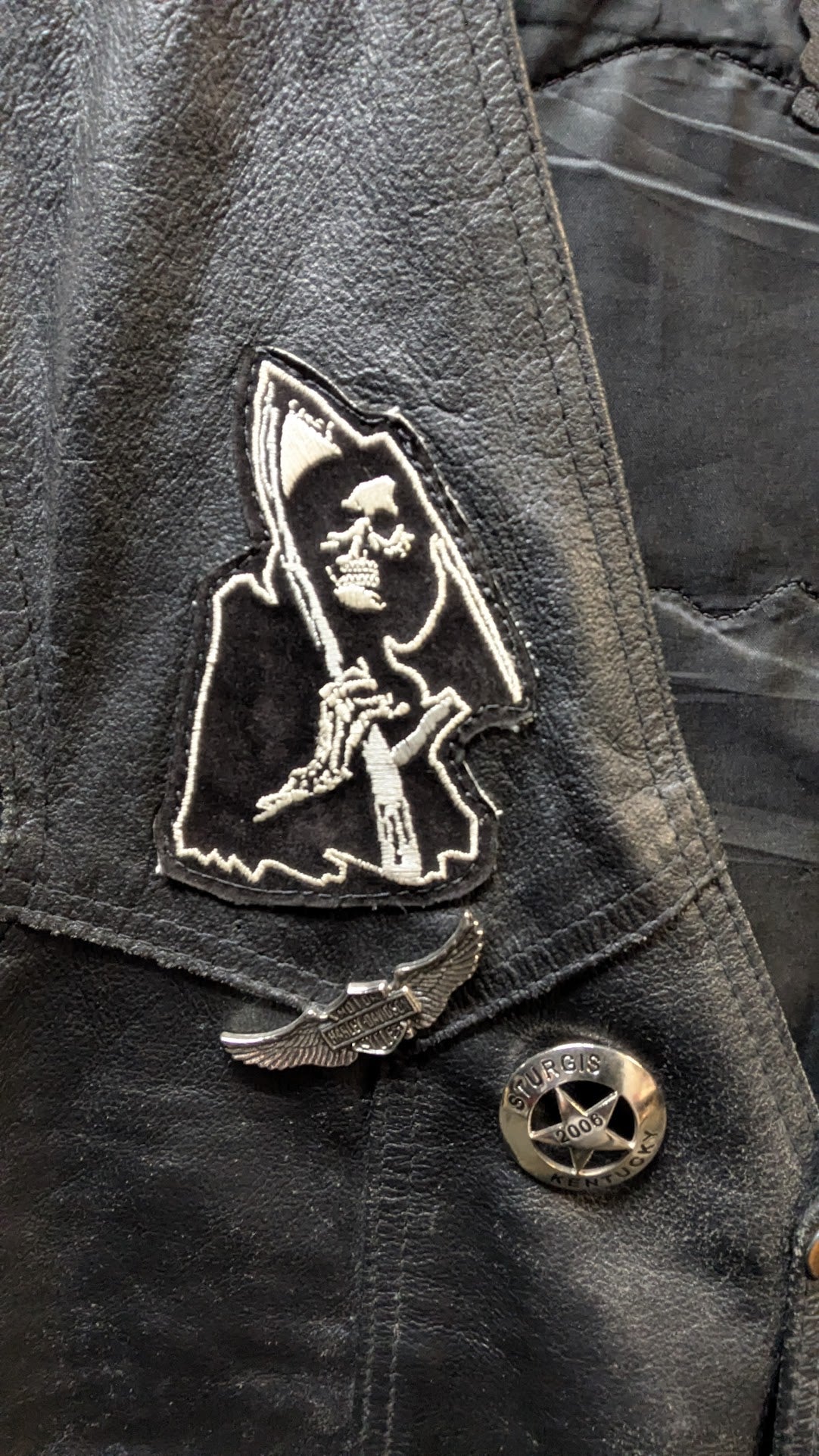 Leather Club Size 52 Black Leather Vest – Patched Biker Style w/ Pins & Back Graphic