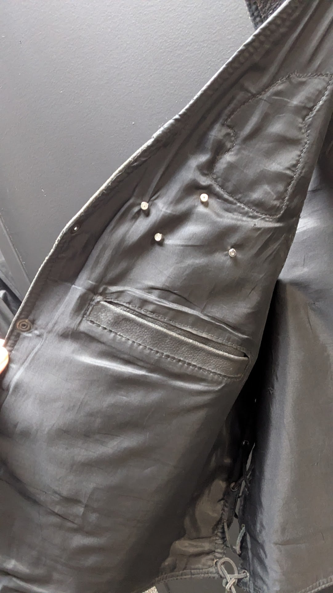 Leather Club Size 52 Black Leather Vest – Patched Biker Style w/ Pins & Back Graphic