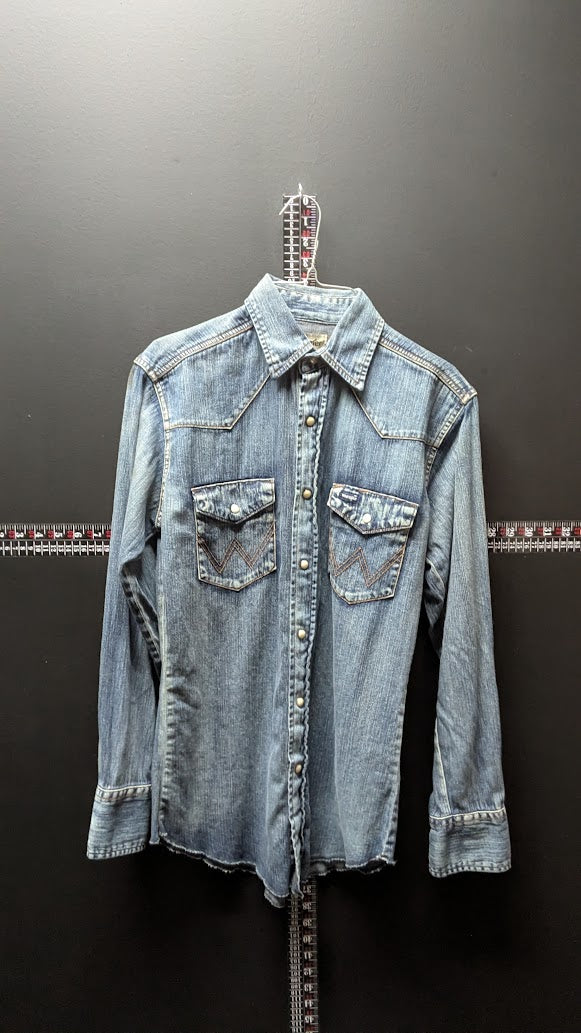 Wrangler Denim Western Snap Shirt – Size Small