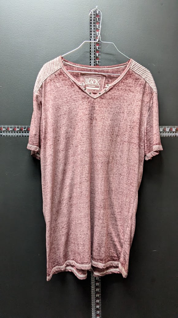 Buckle Black Distressed V-Neck Tee – Stud Detail – Size XL