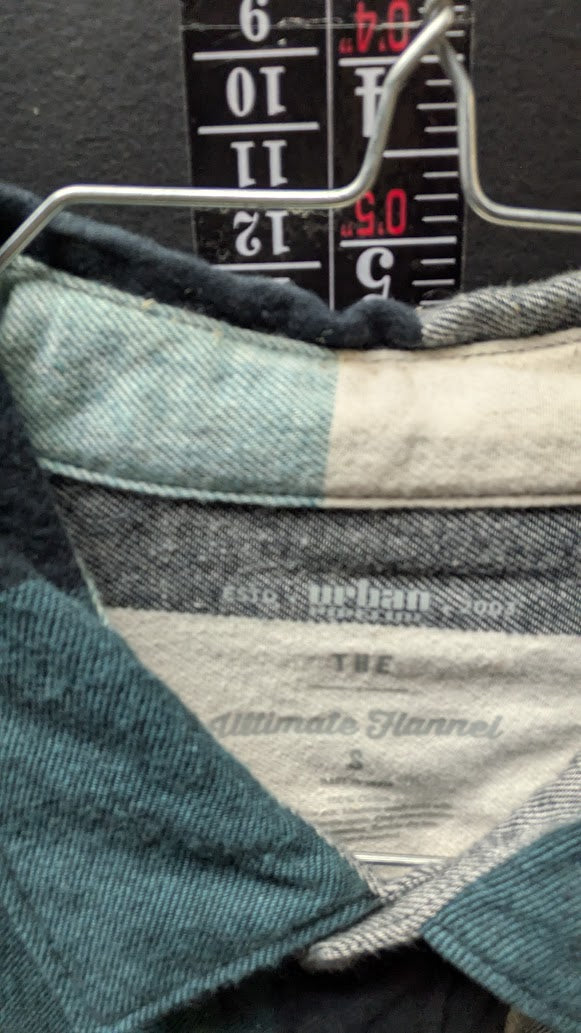 American Eagle “Ultimate Flannel” – Teal Plaid – Small – NWT