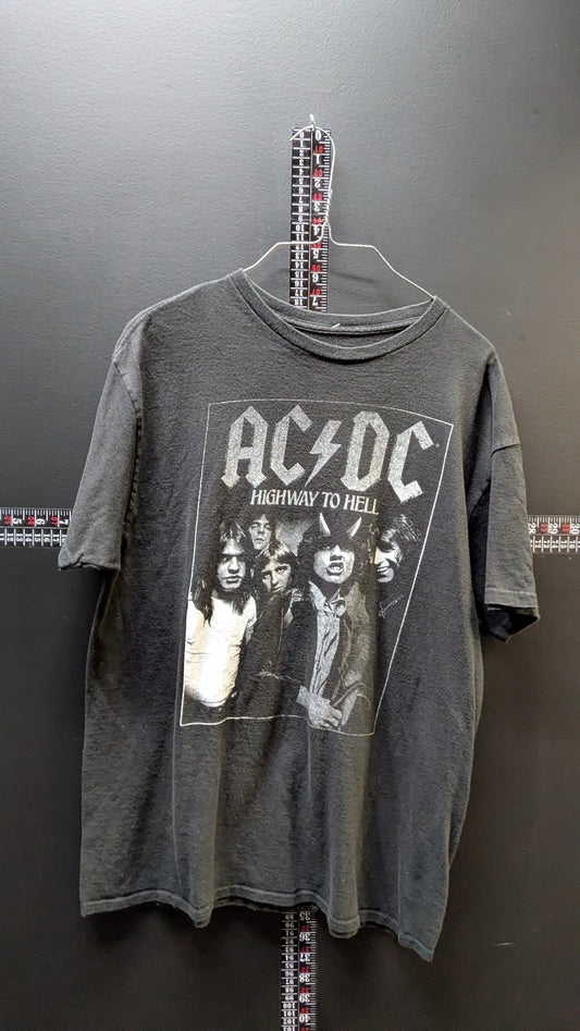 AC/DC “Highway to Hell” Graphic Band Tee – Black (Large)