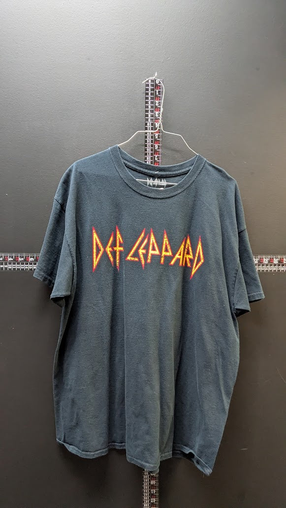 Def Leppard Logo Graphic T-Shirt – Black – Size XL