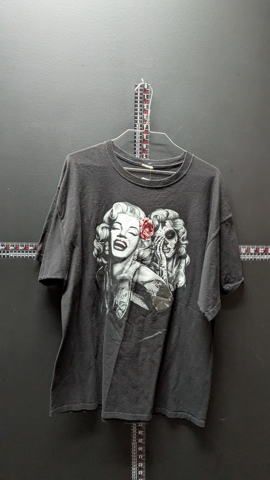Marilyn Monroe / Day of the Dead Graphic Tee – Black
