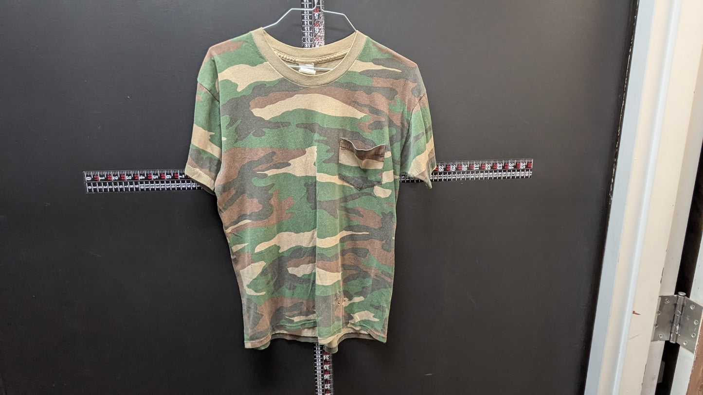 Vintage Duck Bay Camo Pocket T Shirt USA Made Hunting Tee Distressed Grunge Large