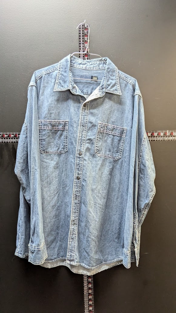 Vintage Denim Button Up Shirt Mens XL Light Wash Chambray Workwear Long Sleeve