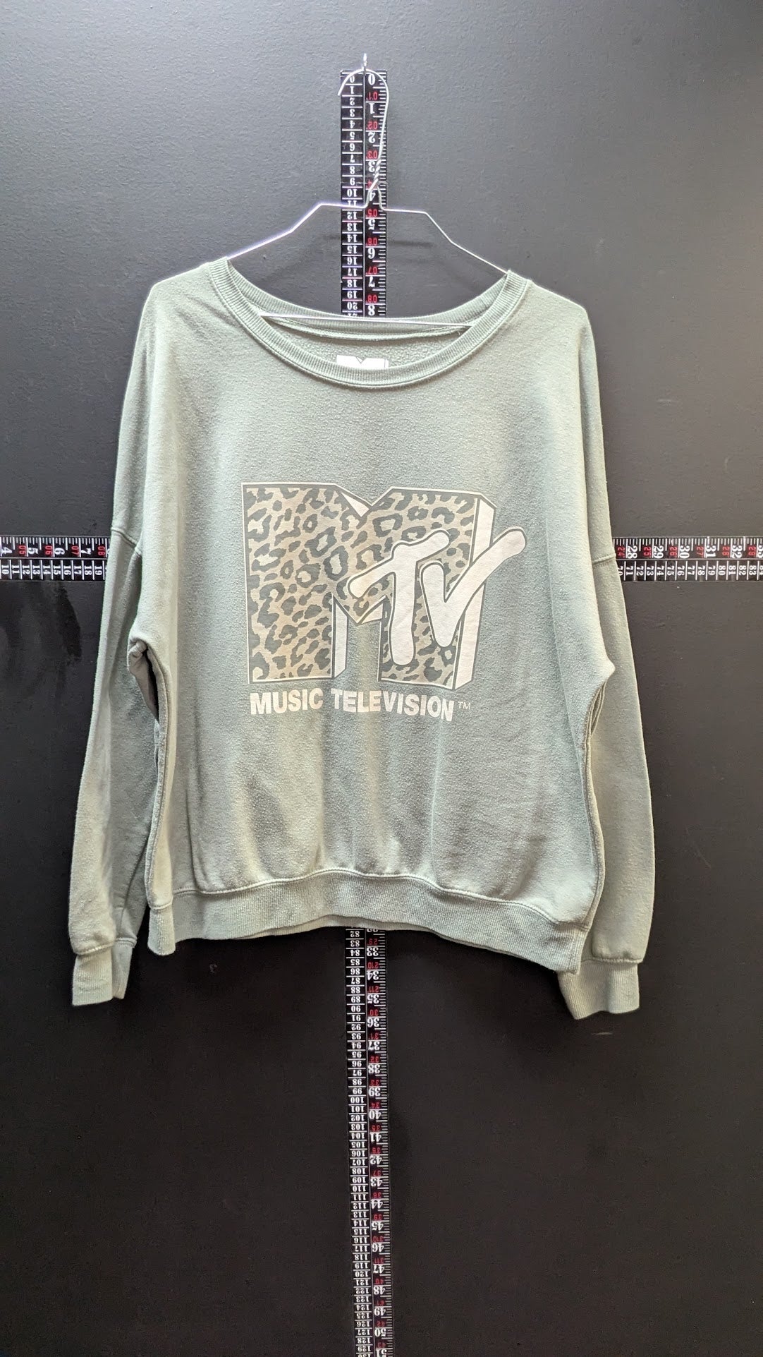 MTV Music Television Leopard Logo Pullover Sweatshirt Women’s XL Green Cozy Lounge Top