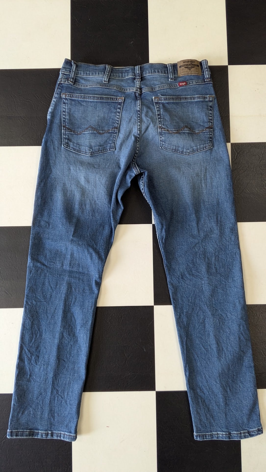 Wrangler Athletic Fit Jeans Men’s 34x30 Blue Denim Stretch Straight Leg