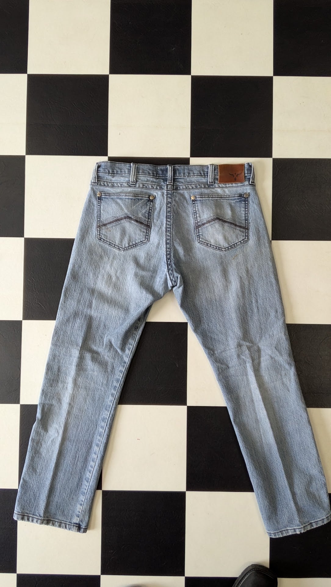 Wrangler Rock 47 Distressed Jeans Men’s Light Wash Y2K Grunge Western Denim