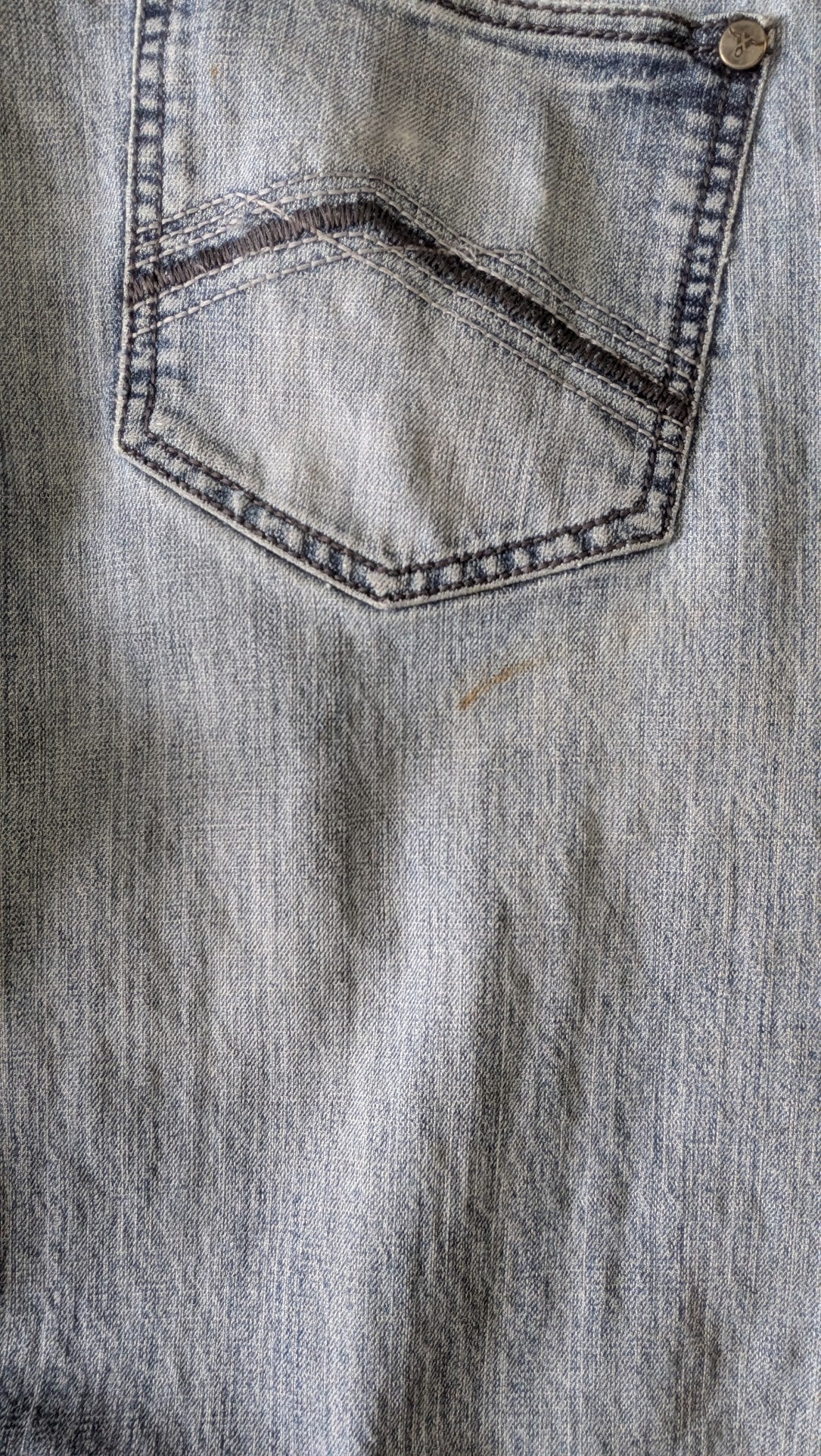 Wrangler Rock 47 Distressed Jeans Men’s Light Wash Y2K Grunge Western Denim