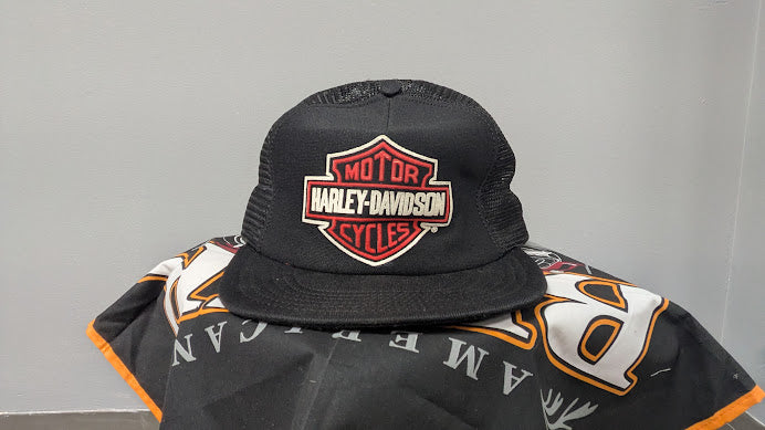 Vintage Harley-Davidson Bar & Shield Mesh Trucker Hat Black Snapback Cap