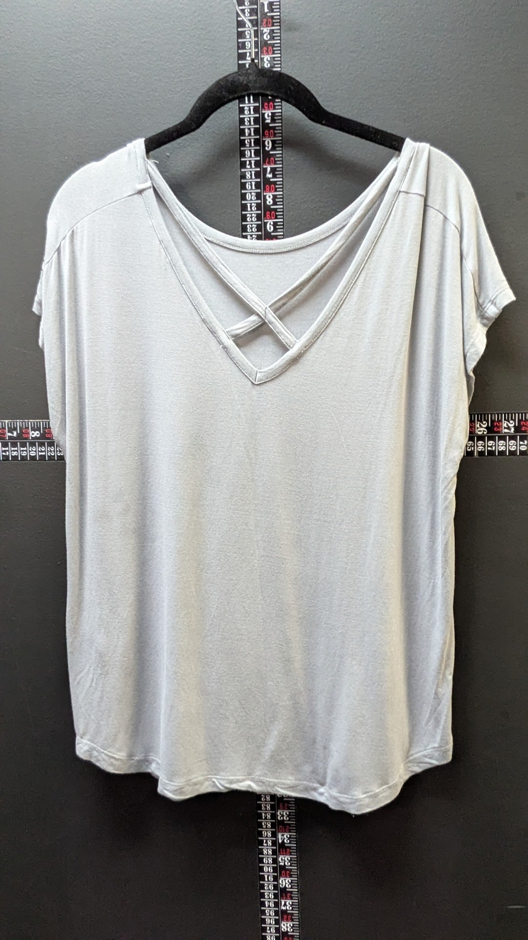 Harley Davidson Women’s Gray Wing Graphic Top Medium Plus Size Open Back Casual Shirt
