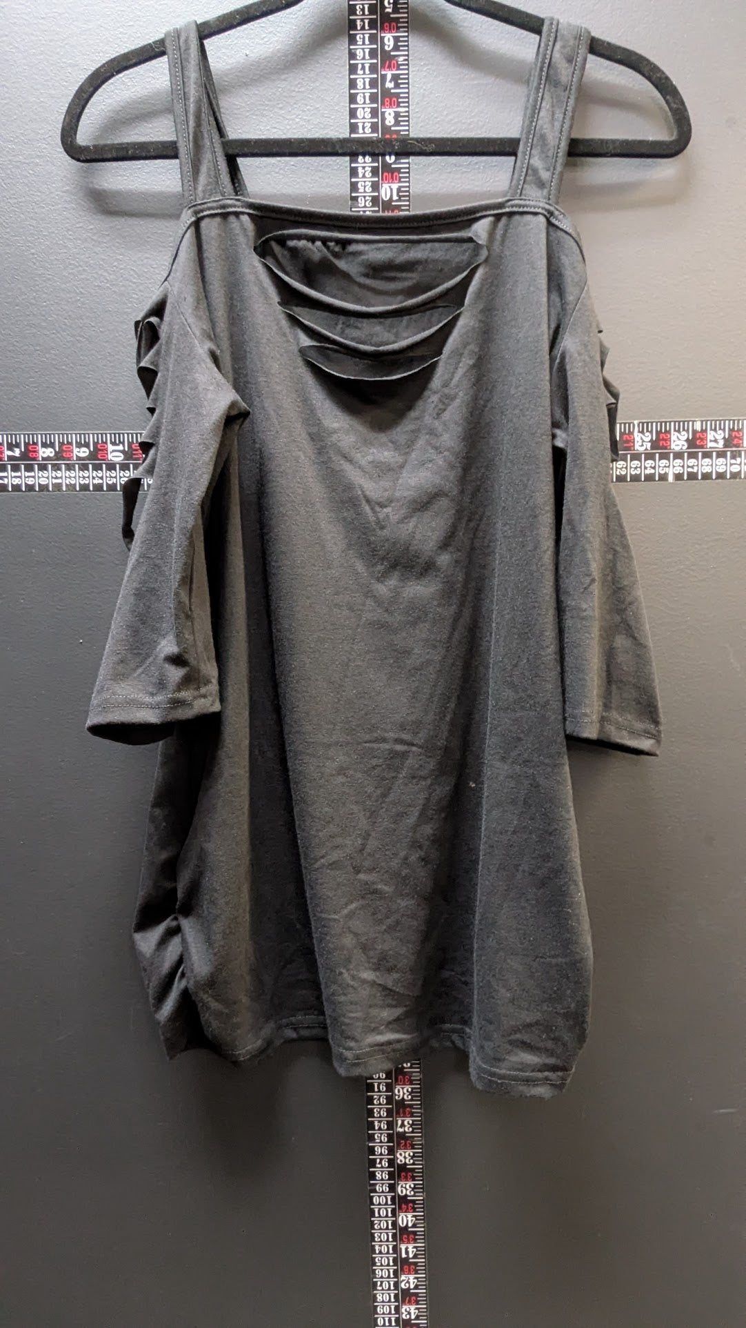 Women's Black Cold Shoulder Top Size Large Ladder Sleeve Ruched Side Short Sleeve