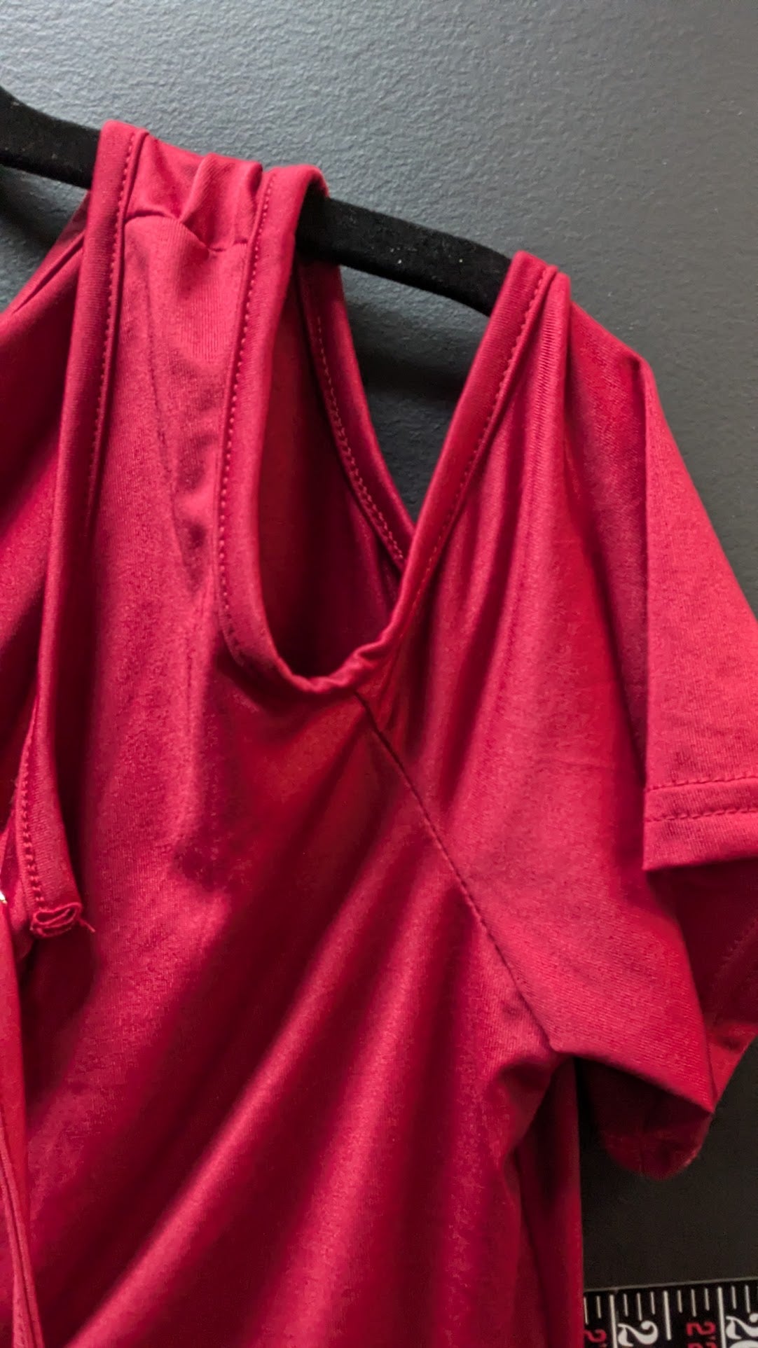 Women's Red Cold Shoulder Lace-Up Top Size Large Short Sleeve Criss Cross Front