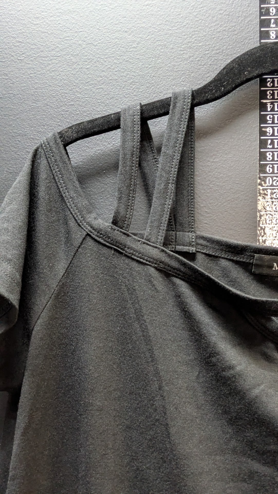Micticsi Women's Black Strappy Neck Cold Shoulder Top Size Large Short Sleeve