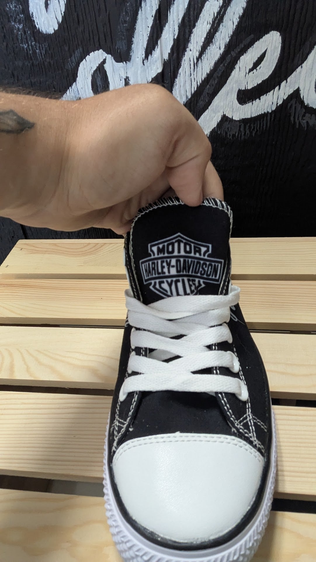 Harley-Davidson Canvas Low Top Sneakers Black White Lace Up Shoes Size 7
