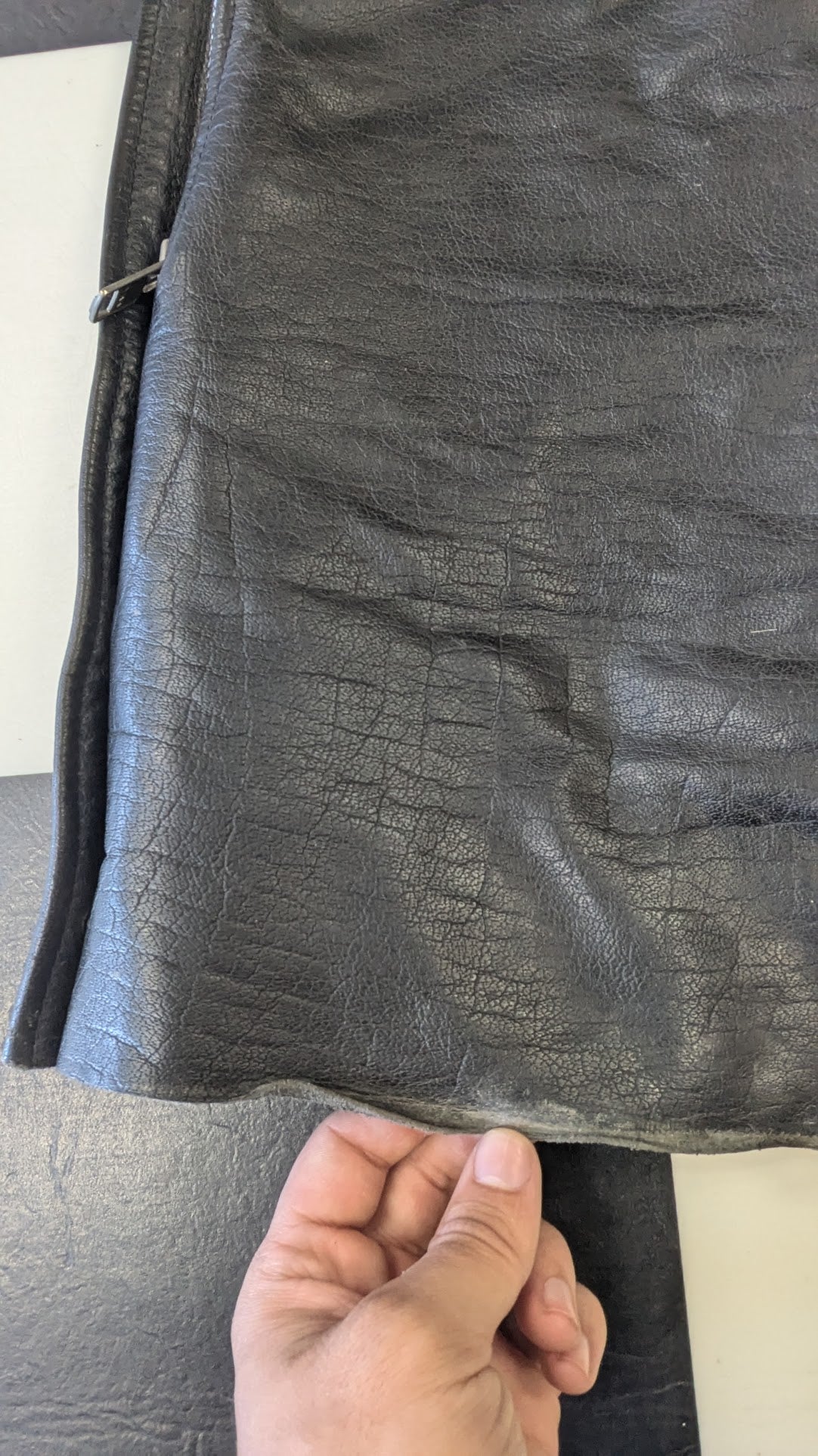 Leather Gallery Black Leather Motorcycle Chaps Size Large Harley-Davidson Patch Riding Chaps