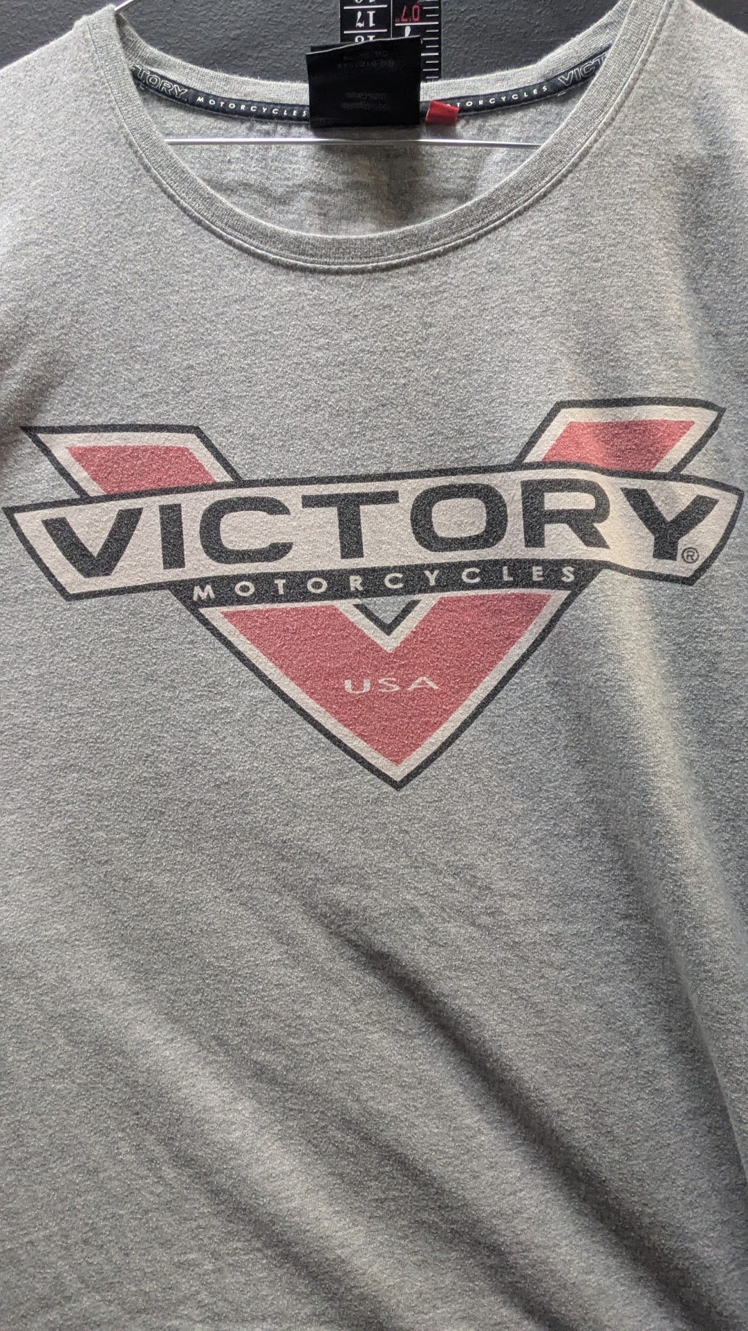 Victory Motorcycles USA T-Shirt – Men's XL Gray Dealer Graphic Cleveland Ohio